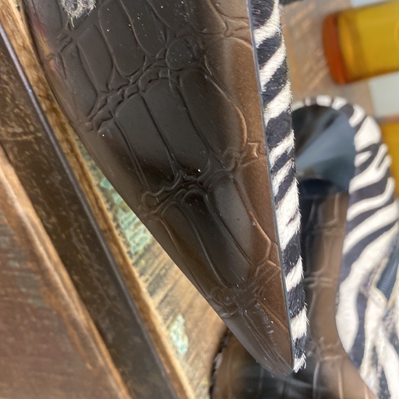 🦓🦓🦓 Zebra Print boots that I never wore size 8. 4-5 inch heels BRAND NEW - Picture 12 of 13